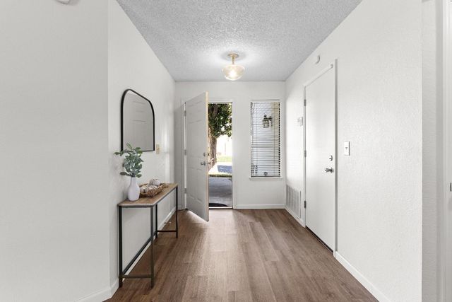 1098 Willow Creek Dr, Yuba City, CA 95991