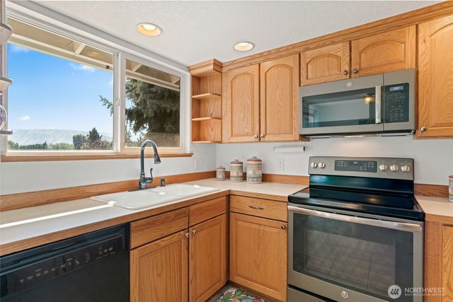 1312 Bel Air Drive, East Wenatchee, WA 98802