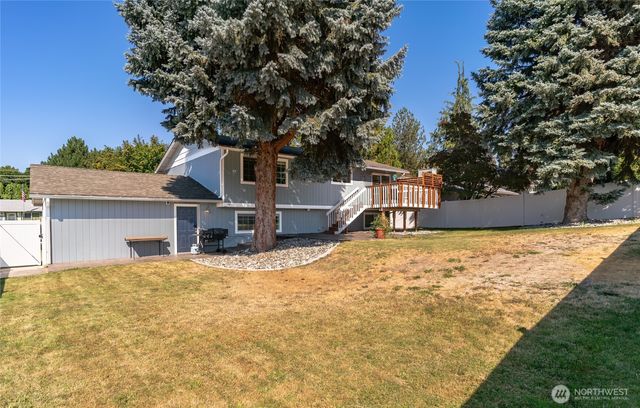 1312 Bel Air Drive, East Wenatchee, WA 98802