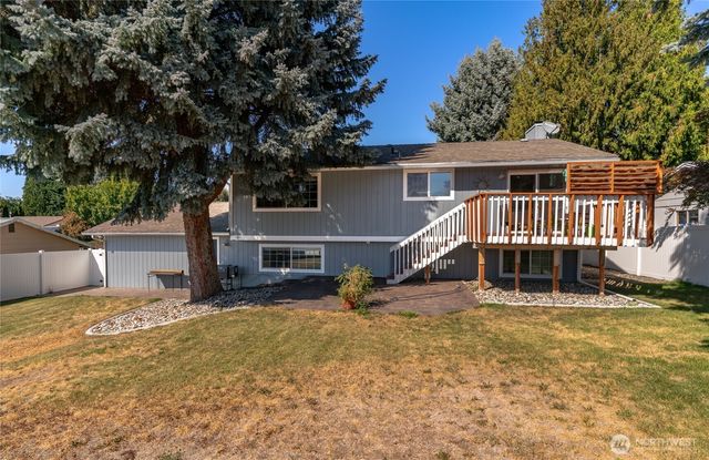1312 Bel Air Drive, East Wenatchee, WA 98802