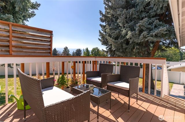 1312 Bel Air Drive, East Wenatchee, WA 98802