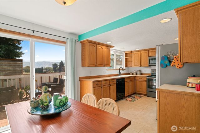 1312 Bel Air Drive, East Wenatchee, WA 98802