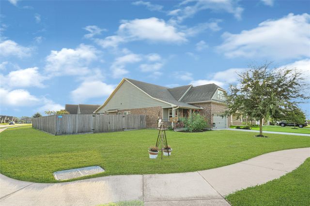 13210 Torino Drive, Mont Belvieu, TX 77535