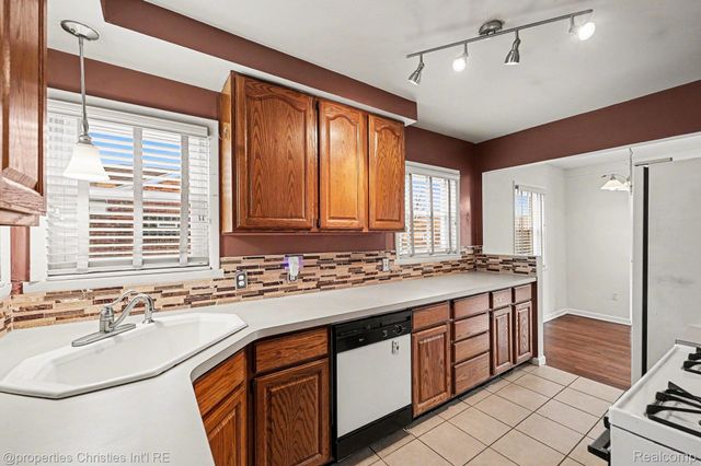 11121 Karen Street, Livonia, MI 48150