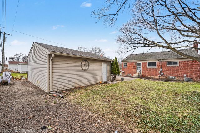 11121 Karen Street, Livonia, MI 48150