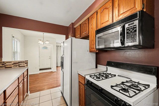 11121 Karen Street, Livonia, MI 48150