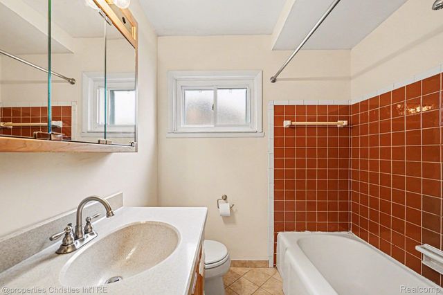 11121 Karen Street, Livonia, MI 48150