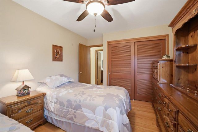 5302 Lakeview DRIVE, Greendale, WI 53129
