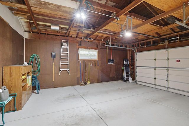 5302 Lakeview DRIVE, Greendale, WI 53129