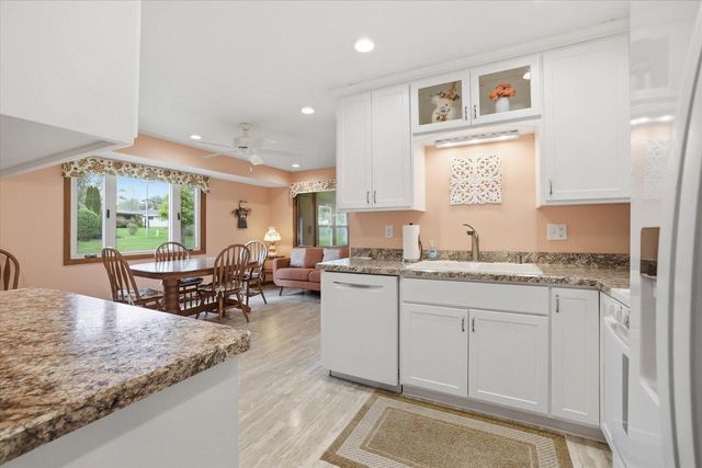 5302 Lakeview DRIVE, Greendale, WI 53129