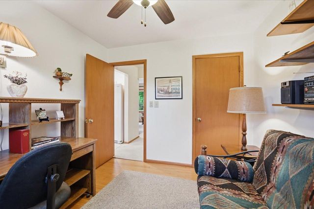 5302 Lakeview DRIVE, Greendale, WI 53129