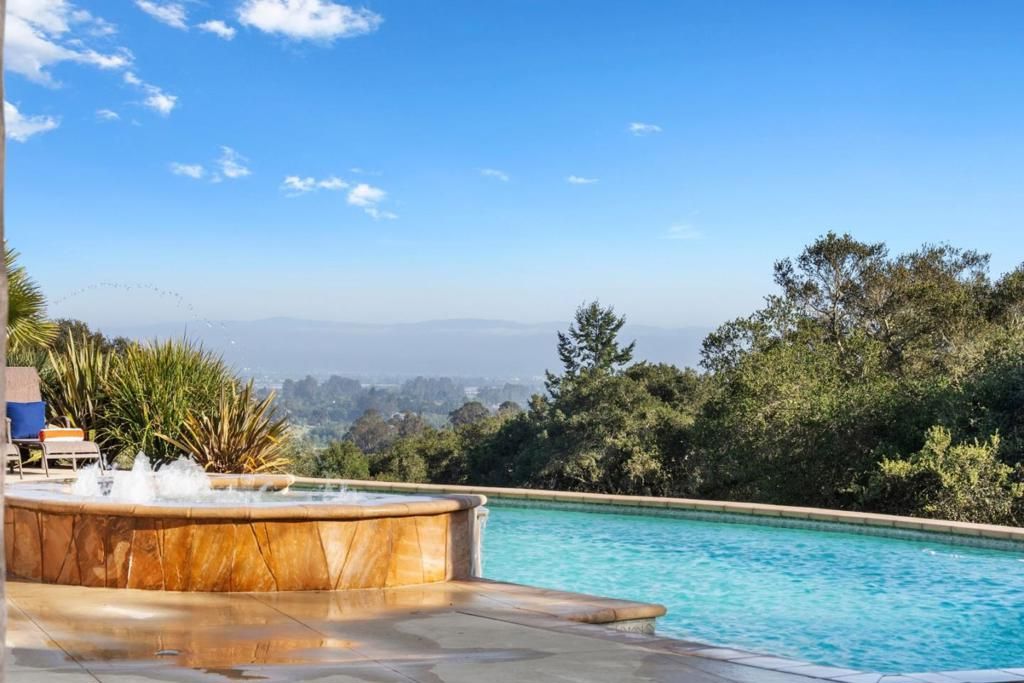 Image 5 of property listing at 235 Vista Del Pajaro Road, Corralitos, CA 95076