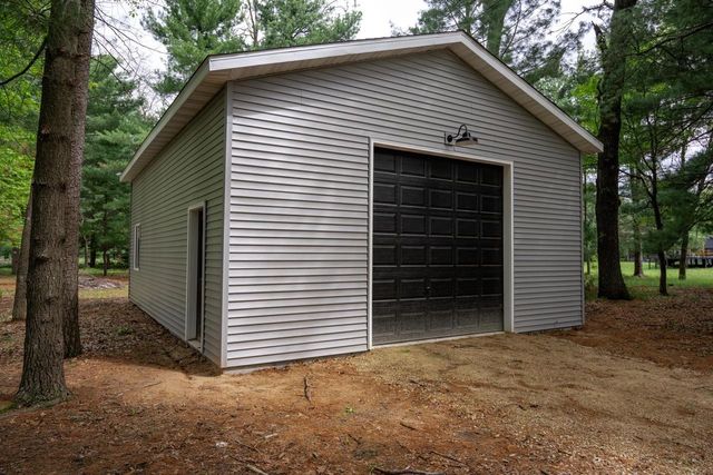 W5613 Cherokee Lane, New Lisbon, WI 53950