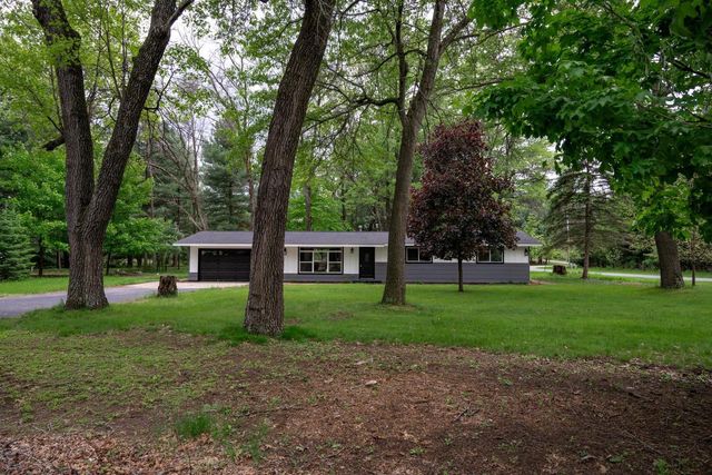 W5613 Cherokee Lane, New Lisbon, WI 53950