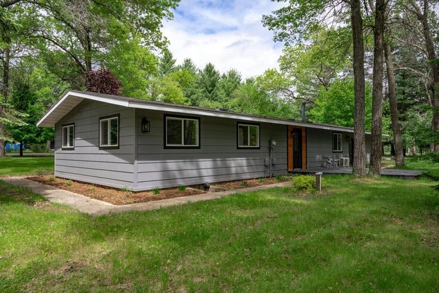W5613 Cherokee Lane, New Lisbon, WI 53950