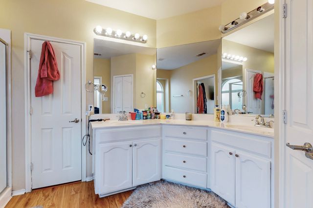 5045 Bedfordshire Drive, Fort Worth, TX 76135