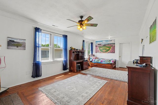 3231 E Darwin Avenue, Cincinnati, OH 45211