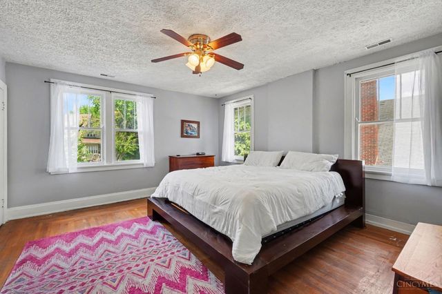 3231 E Darwin Avenue, Cincinnati, OH 45211