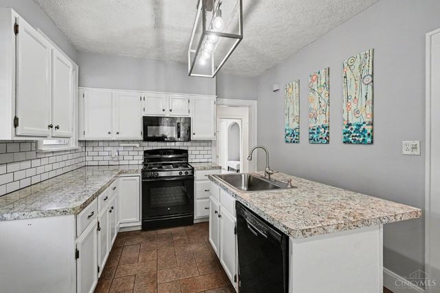 3231 E Darwin Avenue, Cincinnati, OH 45211