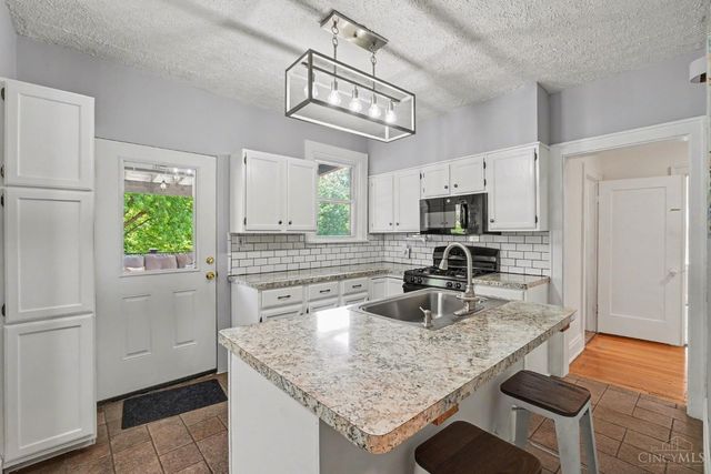 3231 E Darwin Avenue, Cincinnati, OH 45211