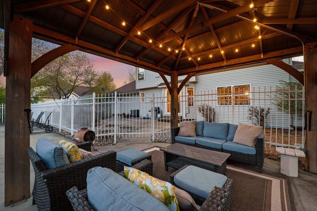 8511 Cedar Court, Victoria, MN 55386