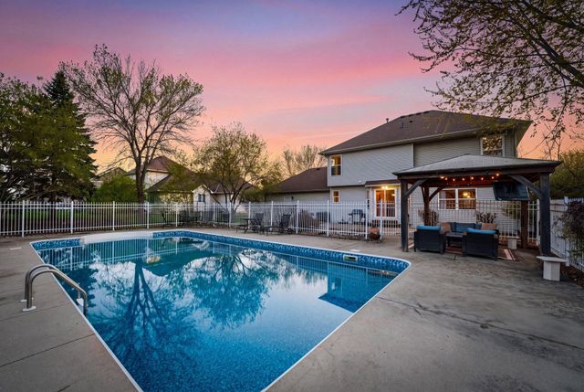 8511 Cedar Court, Victoria, MN 55386
