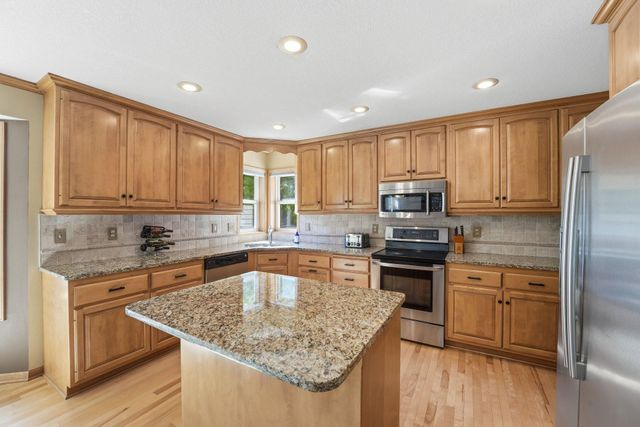 8511 Cedar Court, Victoria, MN 55386