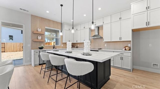 1 Thunder Rock, Oroville, CA 95966