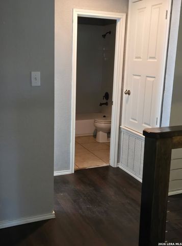 8815 Adhinger, San Antonio, TX 78245