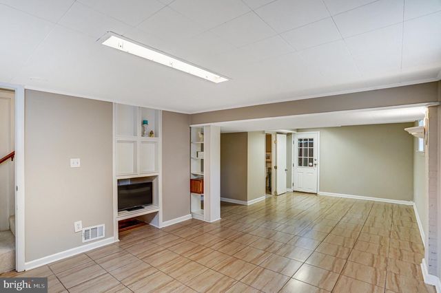 107 W CAMERON RD, Falls Church, VA 22046