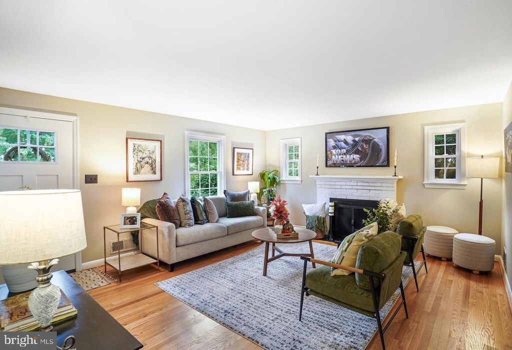 107 W CAMERON RD, Falls Church, VA 22046