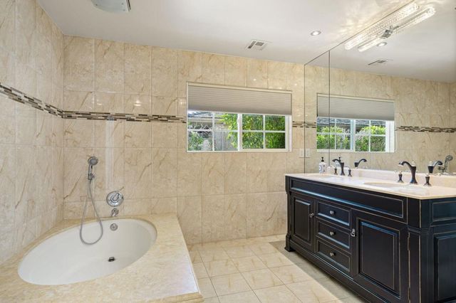 4 Dartmouth Drive, Rancho Mirage, CA 92270
