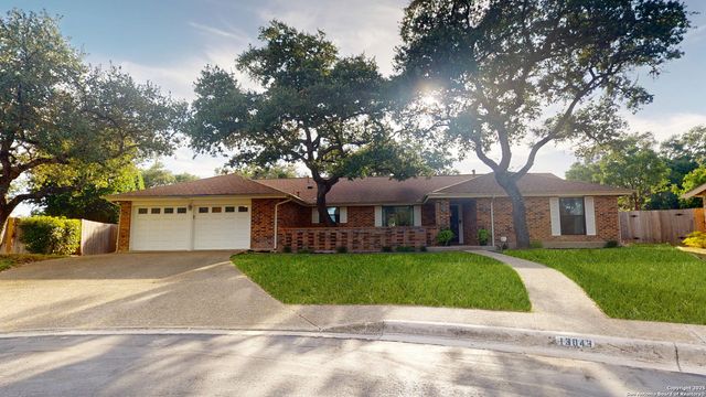 13043 Hunters Ridge, San Antonio, TX 78230