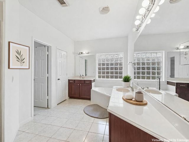 421 White Oak Pointe, League City, TX 77573