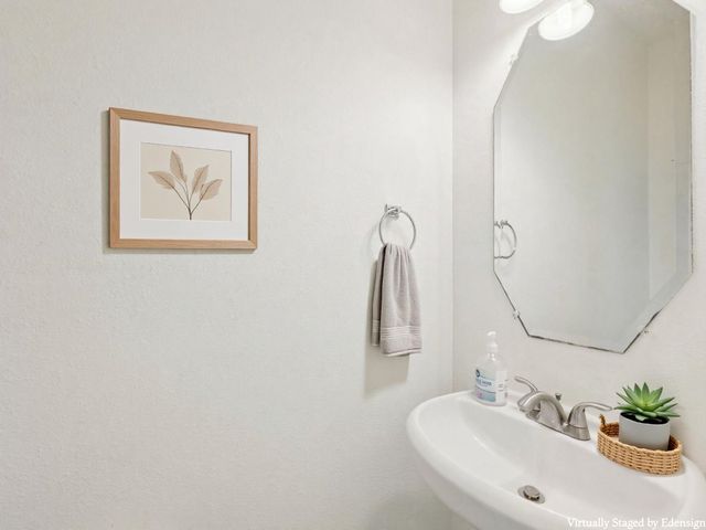 421 White Oak Pointe, League City, TX 77573