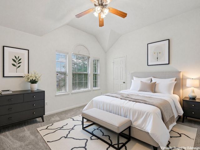 421 White Oak Pointe, League City, TX 77573