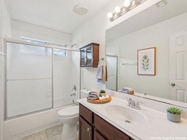 421 White Oak Pointe, League City, TX 77573