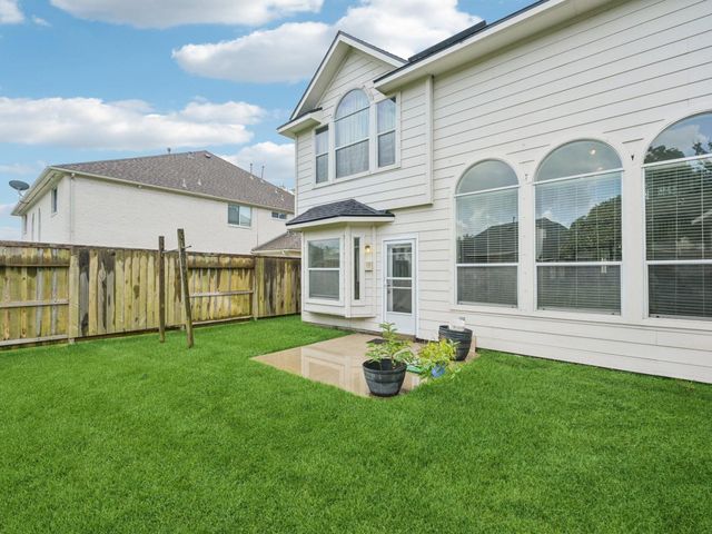 421 White Oak Pointe, League City, TX 77573