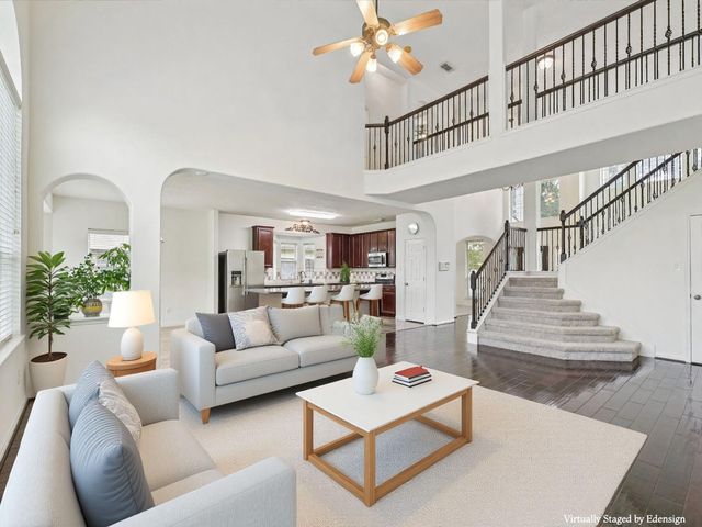 421 White Oak Pointe, League City, TX 77573