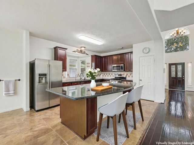 421 White Oak Pointe, League City, TX 77573