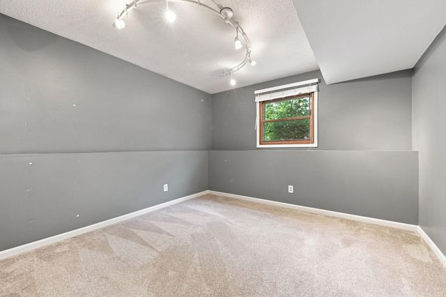 2375 Helena Road N, Oakdale, MN 55128