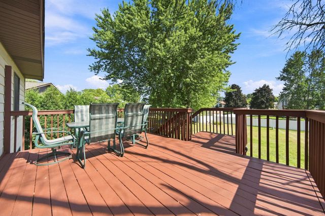 2375 Helena Road N, Oakdale, MN 55128