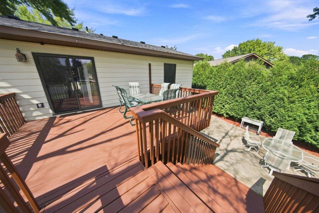 2375 Helena Road N, Oakdale, MN 55128