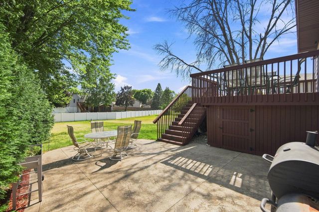2375 Helena Road N, Oakdale, MN 55128