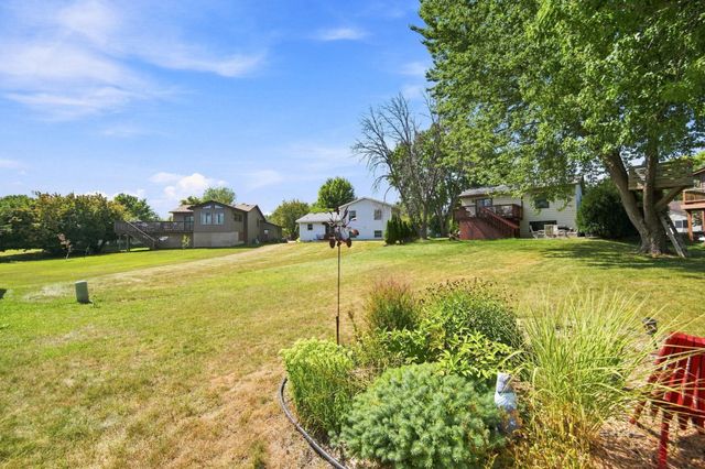 2375 Helena Road N, Oakdale, MN 55128