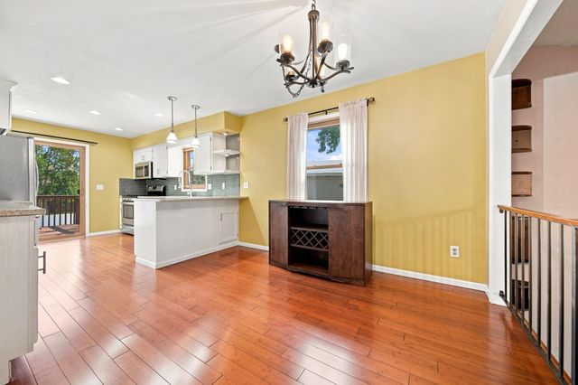 2375 Helena Road N, Oakdale, MN 55128