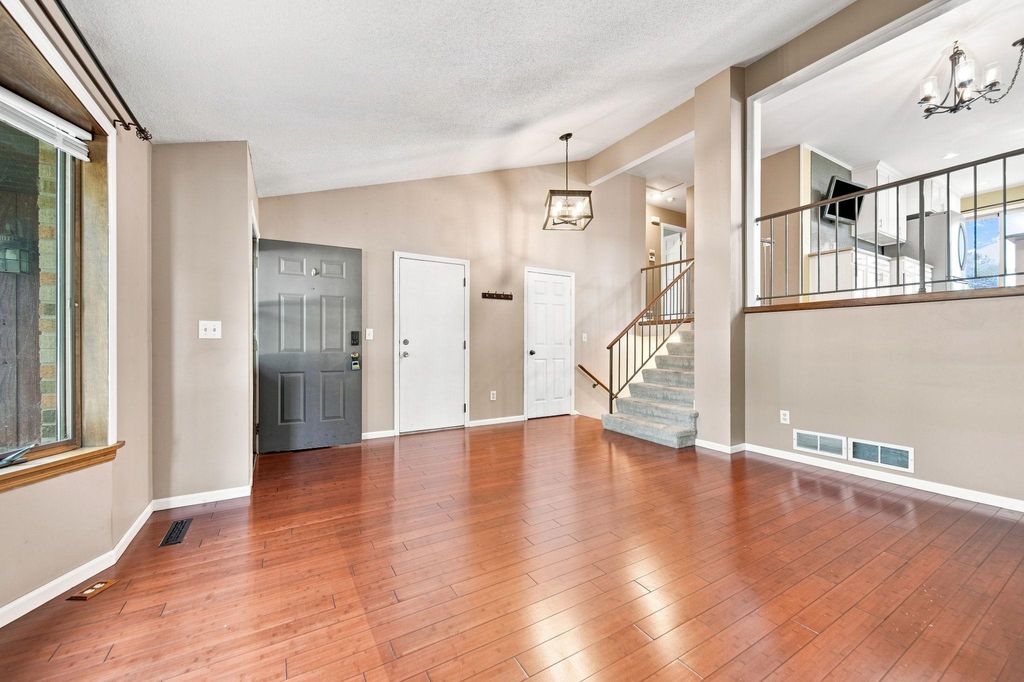 2375 Helena Road N, Oakdale, MN 55128 — photo 2