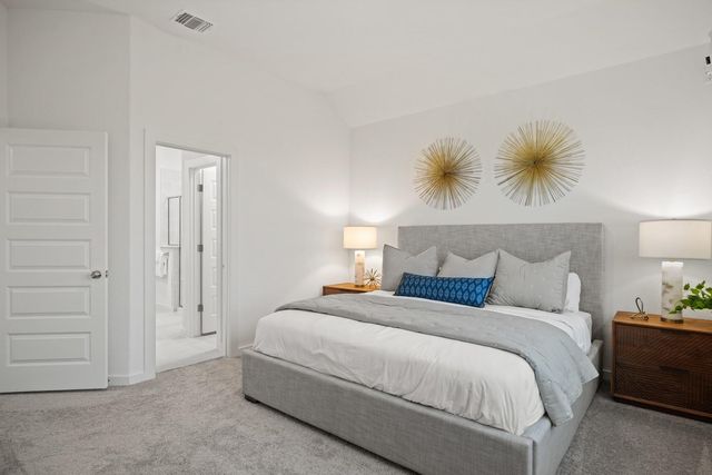 206 Hornet ST, Elgin, TX 78621