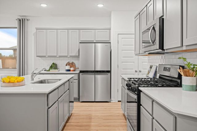 206 Hornet ST, Elgin, TX 78621
