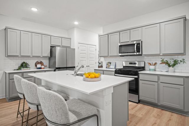 206 Hornet ST, Elgin, TX 78621